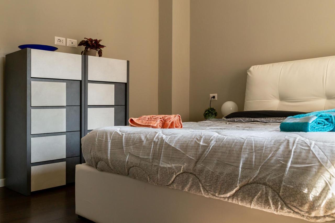 La Preziosa Apartment - By Host4U Pavia Dış mekan fotoğraf